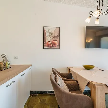 Appartement For 4 View, Terrace, Wifi And Freeparking *